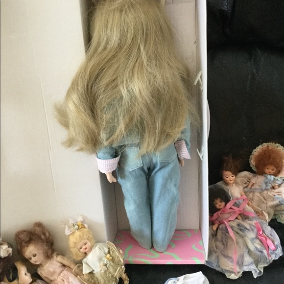 ⚜️  MAGIC ATTIC ALISON DOLL w 🗝 & BOOK 📚 1996 - Picture 4 of 16